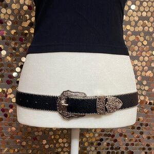 Black belt with silver tone buckle #286